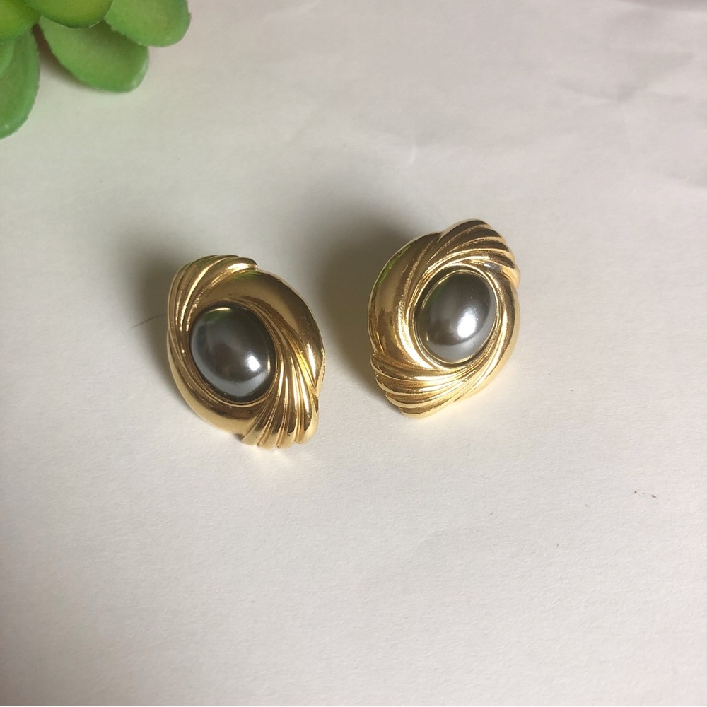 AVON Vintage Victorian Pierced Stud Earrings w/ Gold Tone & Gray Faux Pearl